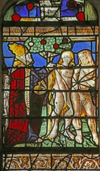 Fenster mit Adam und Eva, die für das Essen der Frucht vom Baum der Erkenntnis getadelt werden